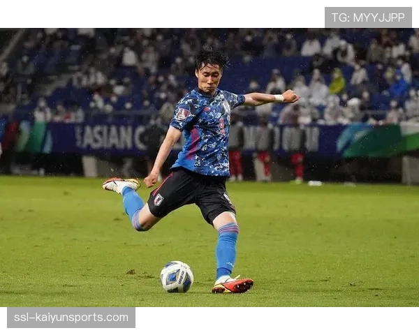 镰田大地从意甲低谷到英超崛起展现日本中场不屈精神